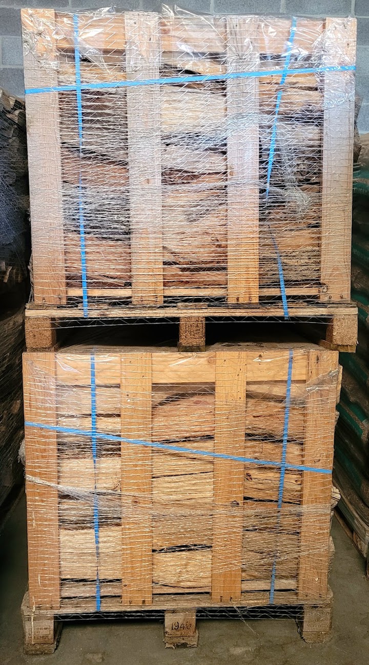 bois-de-chauffage-09-06 cc22 Palette de 1 st de bois de chauffage 40 cm – sec et prêt à l’emploi.